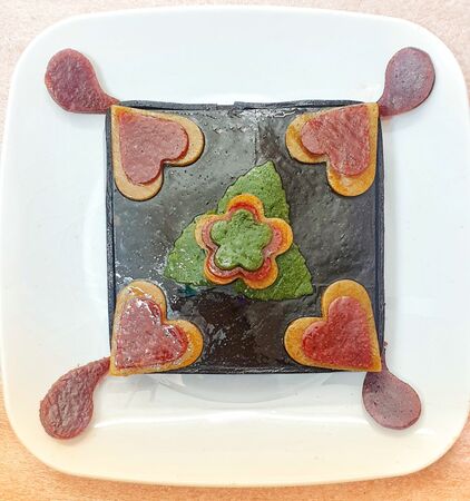 کیک شکم پر مربعی نیم‌کیلویی