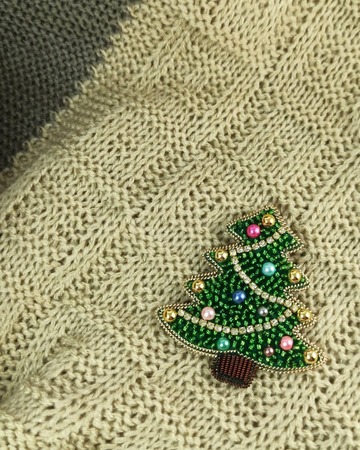 سنجاق سینه جواهر دوزی درخت کریسمس???