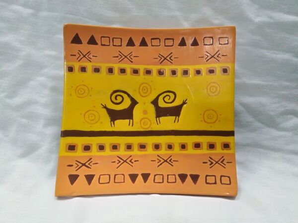 بشقاب دیوارکوب قرون وسطا